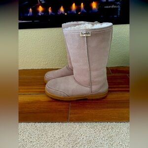 BEARPAW Women's Cream  Elle II Sport Boot Size 9